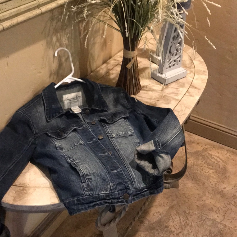 Jean jacket American Rag size small worm once